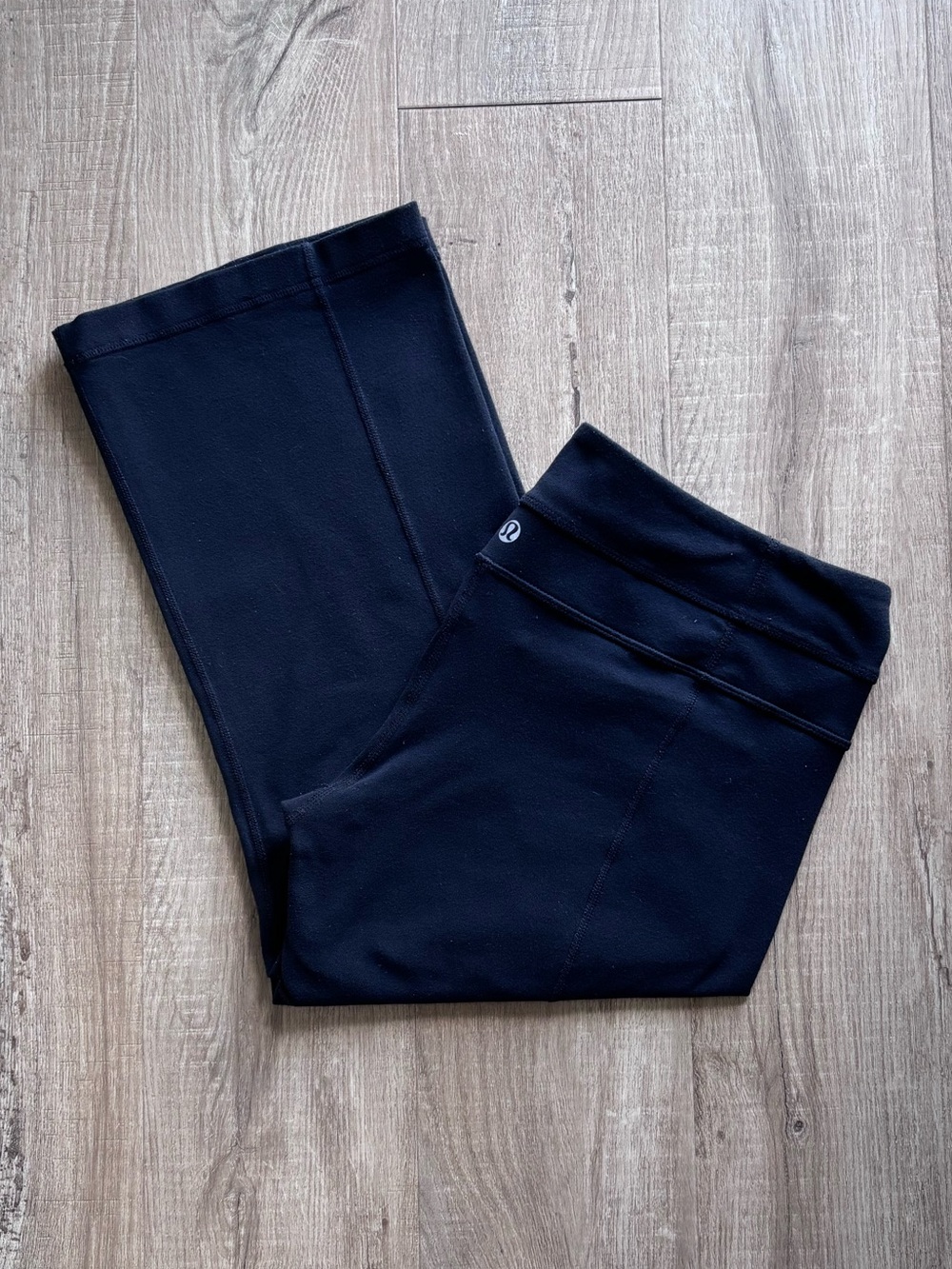 Lululemon Groove Low Rise Reversible Crop Pant in Black *Luon